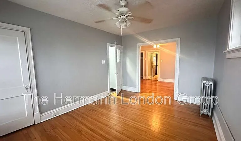 5042 Pernod Ave #2F — Photo 2