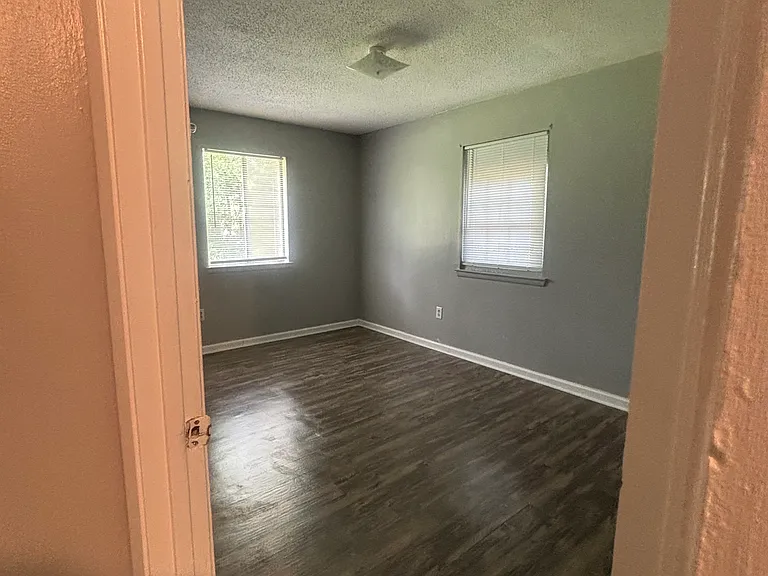 5604 Picadilly Circus St — Photo 4