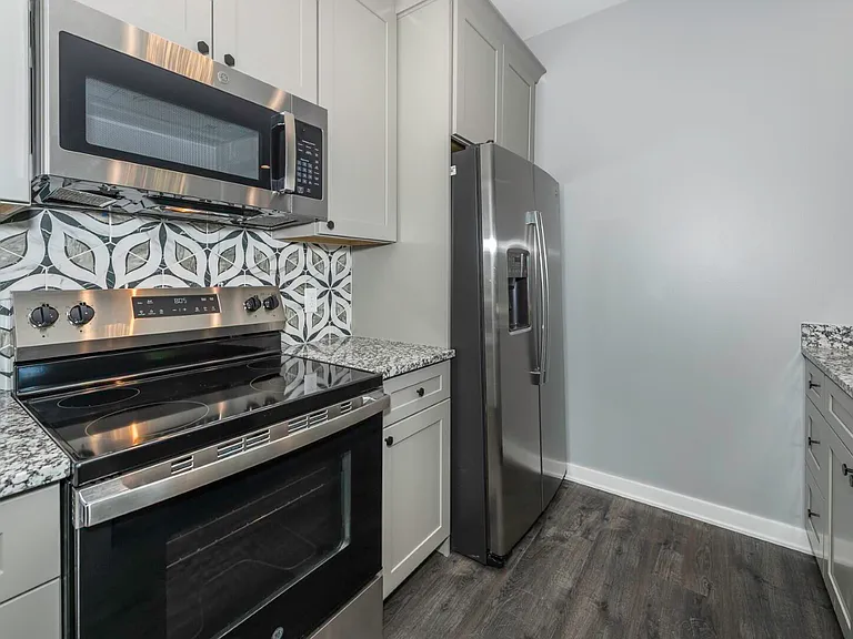 5399 Plymouth Rd — Photo 14