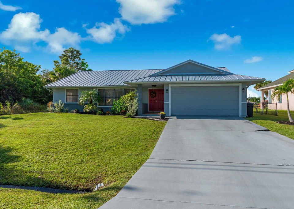 1st image of 1368 SW Sultan Dr