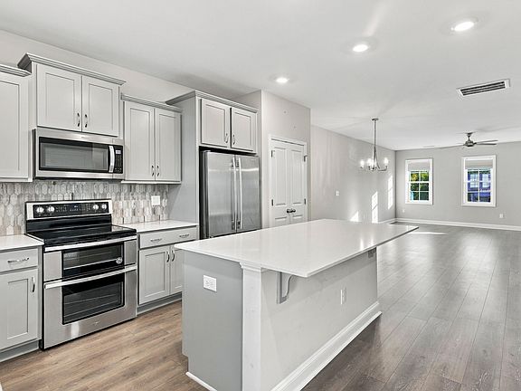 3rd image of 988 Gateway Commons Cir