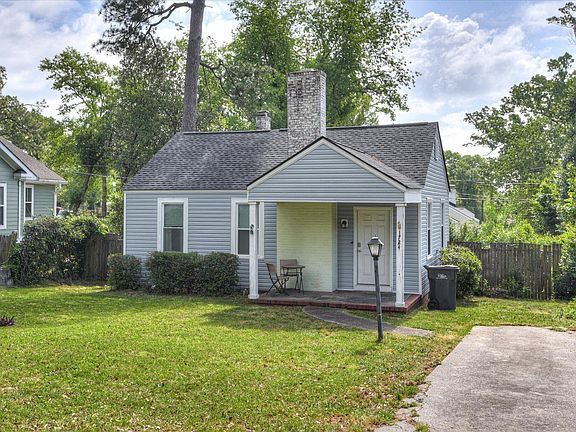 2nd image of 1724 Oak Drive