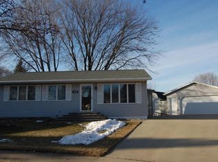 1405 42nd St NW, Rochester, MN 55901