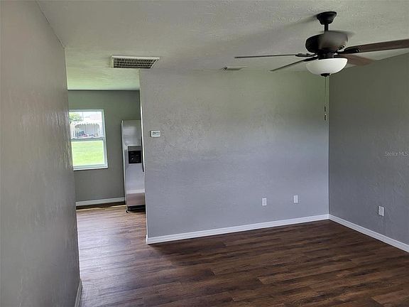 2nd image of 1159 SW RAINBOW AVENUE