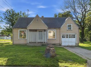 2303 N Farmer Avenue, Springfield, MO 65803