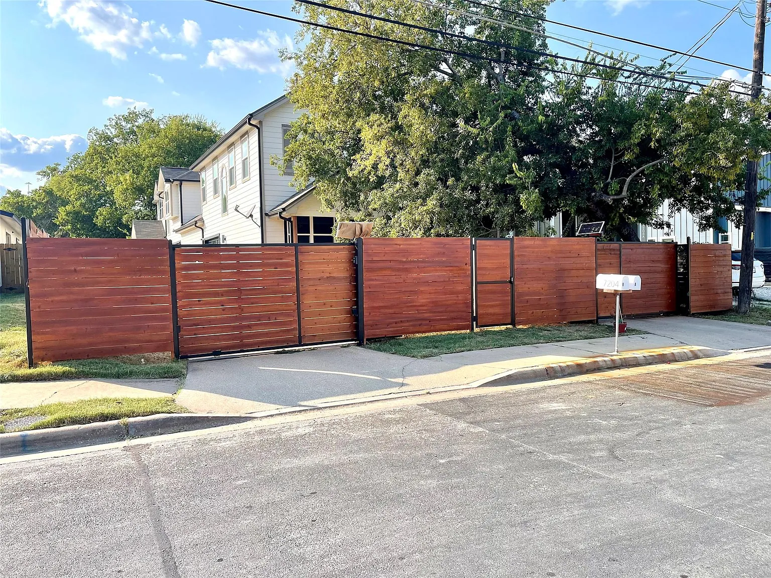 3 bed, 2.5 bath, 1236 sqft, $2,150 — Photo 3