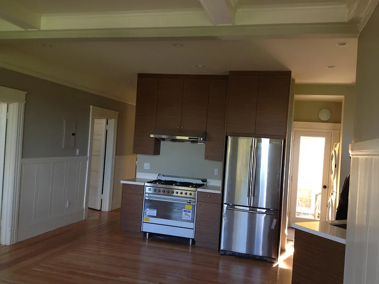 665 Parker Ave — Photo 2