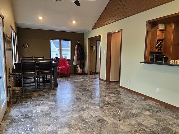 5th image of 15887 57th St NE