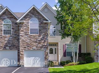 80 Manitou Trl, Kings Park, NY 11754