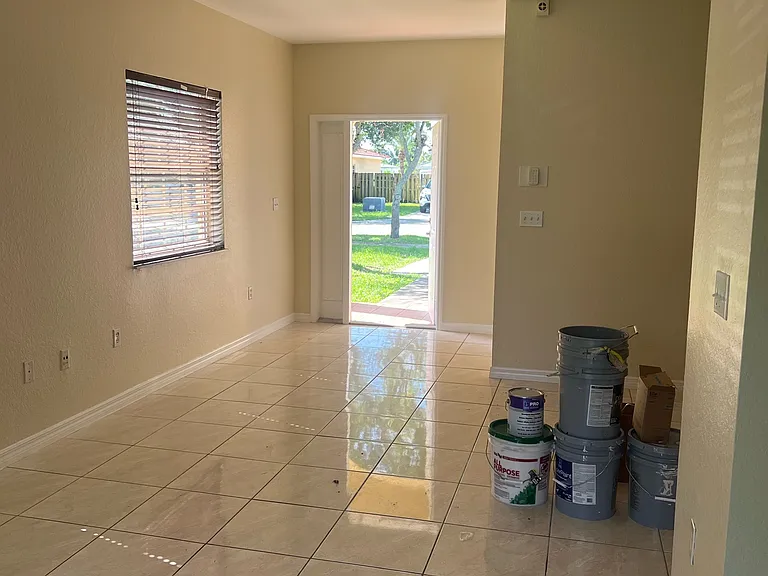 12233 SW 215th Ter — Photo 10