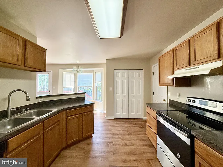 6002 Bush Ct — Photo 6