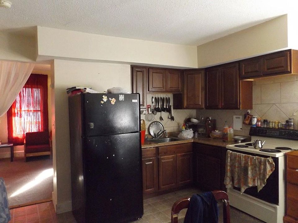 2nd image of 11 Vinson St #3