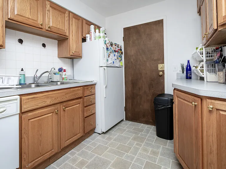 245 Lafayette St #2D — Photo 9
