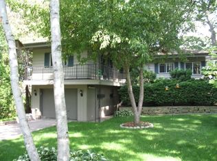 2105 N Point Comfort Rd, Oshkosh, WI 54902