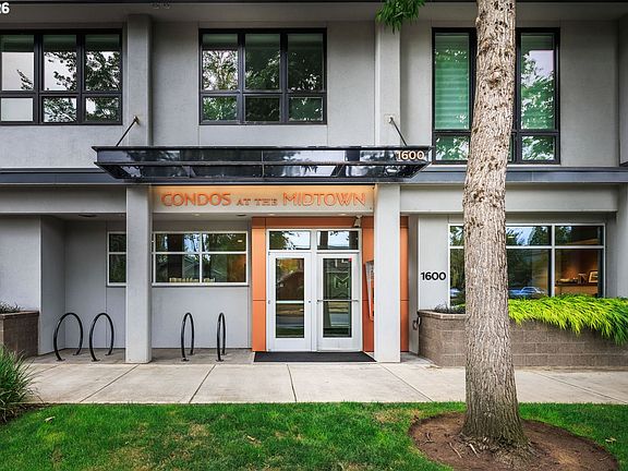3rd image of 1600 Pearl St #608