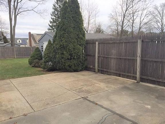 2nd image of 3 Undisclosed Address