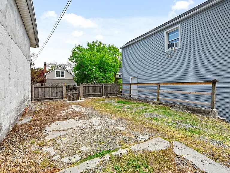 223 E 6th Ave — Photo 32