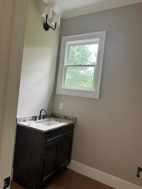 5 bed, 5.5 bath, 4500 sqft, $13,000 — Photo 4