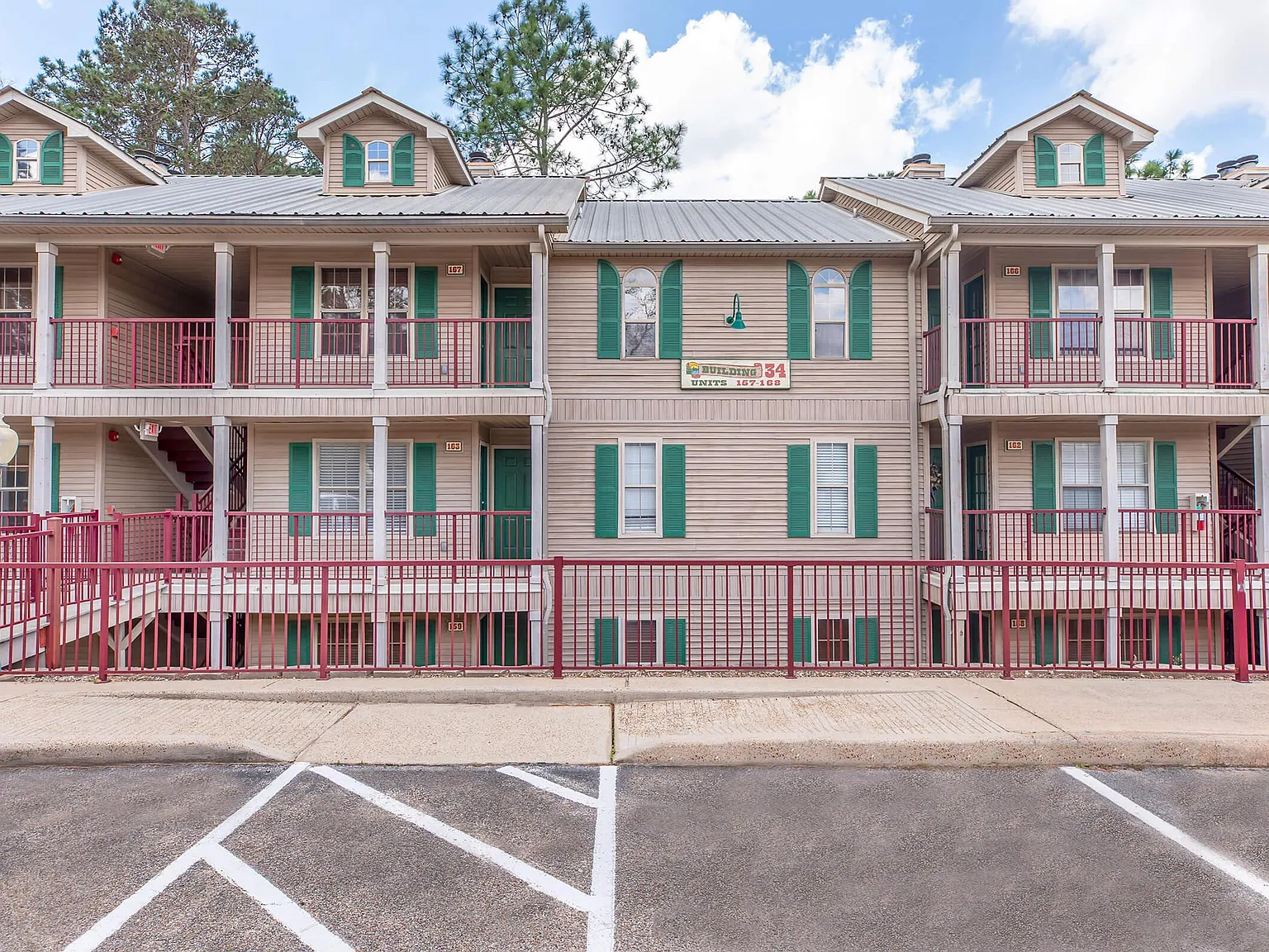 Residence at Piney Shores — Photo 3
