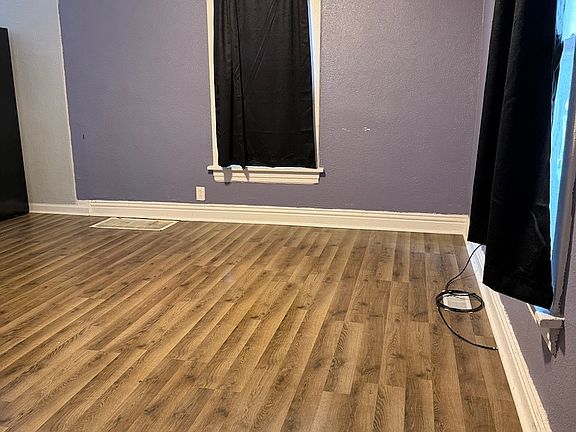 2nd image of 557 Oak St