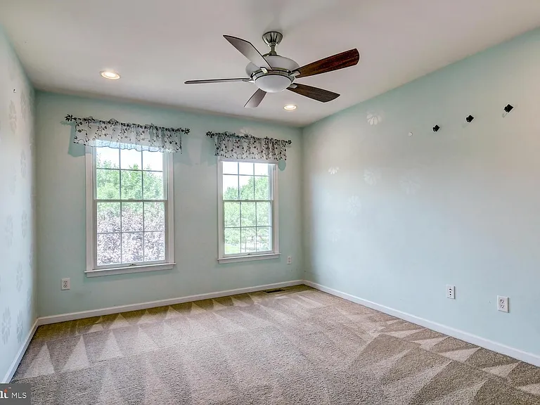 45 Lockwood Dr — Photo 42