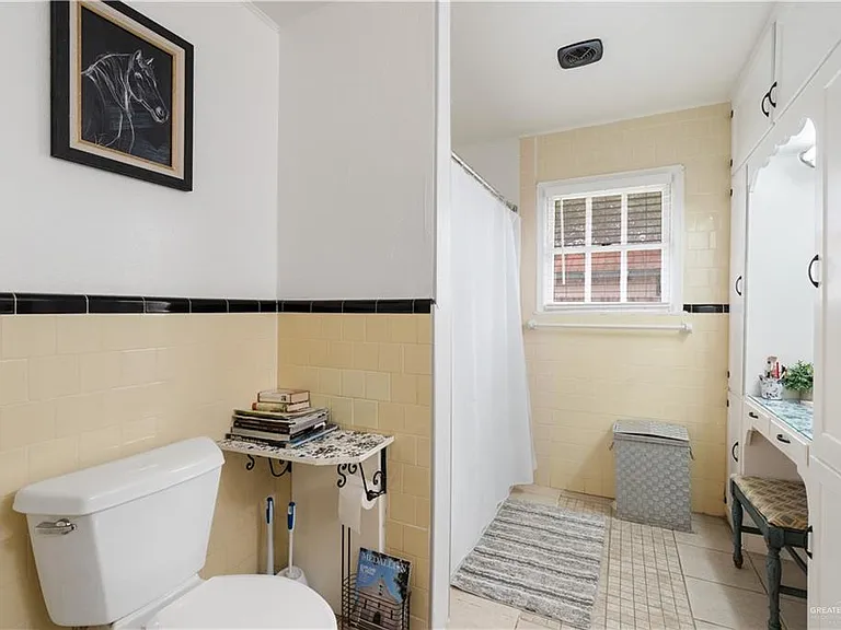 1114 S 8th Ave — Photo 10