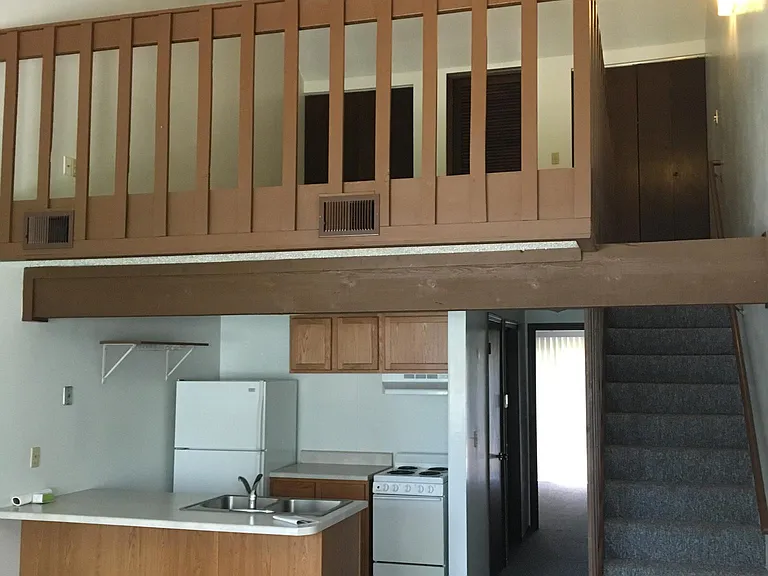 804 Village Dr — Photo 4