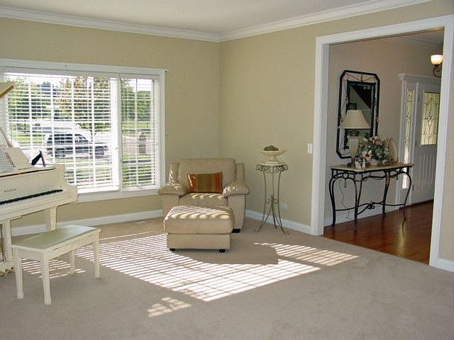 1st image of 3702 Greenwood Ln
