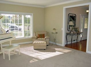 3702 Greenwood Ln, Saint Charles, IL