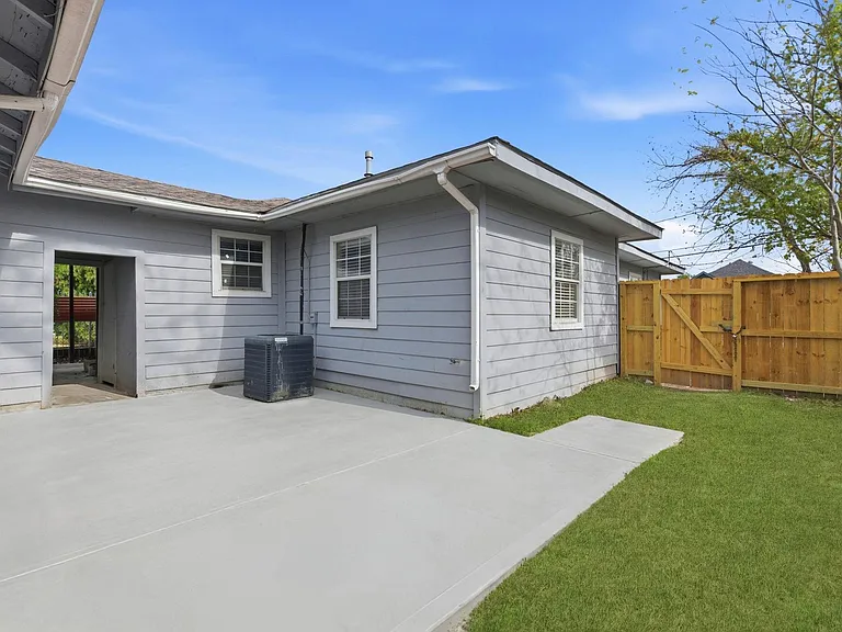 2411 Leffingwell St — Photo 40