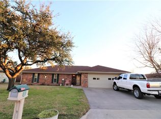 2017 Stanford Dr, Gainesville, TX 76240