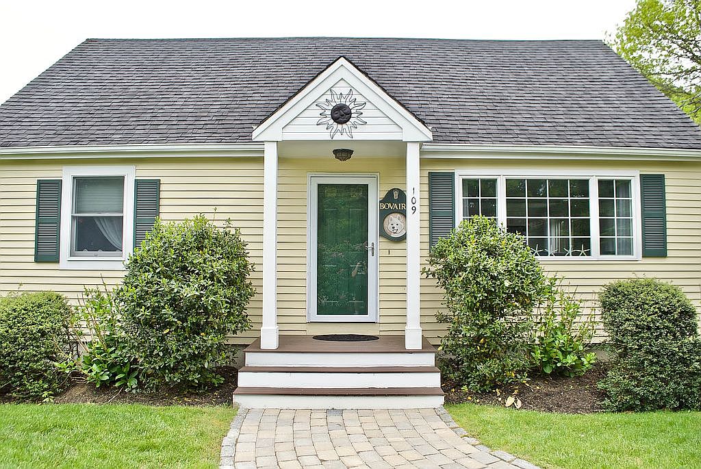 109 Old Barnstable Rd, East Falmouth, MA 02536 Zillow