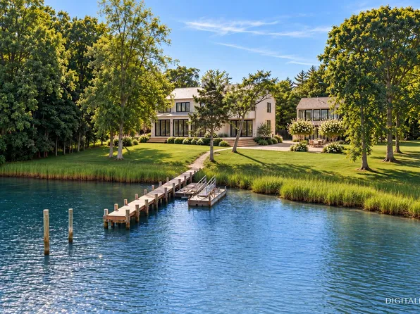 8 Margarets Dr, Shelter Island, NY 11964