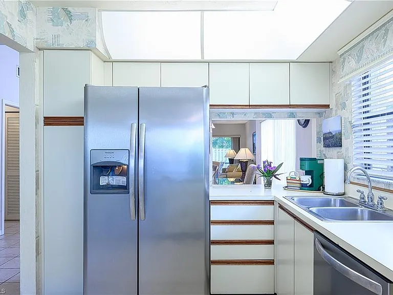 855 Reef Point Cir — Photo 12
