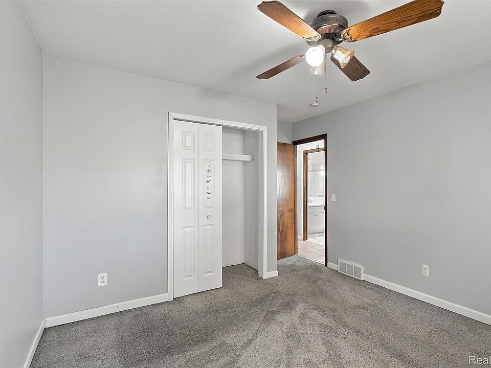28793 Groveland St, photo 16