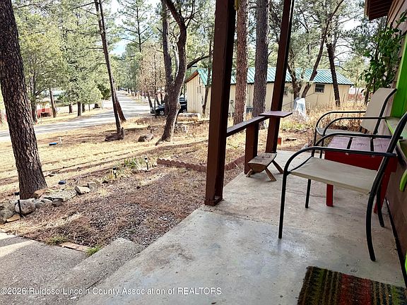 4th image of 403 Grove Dr