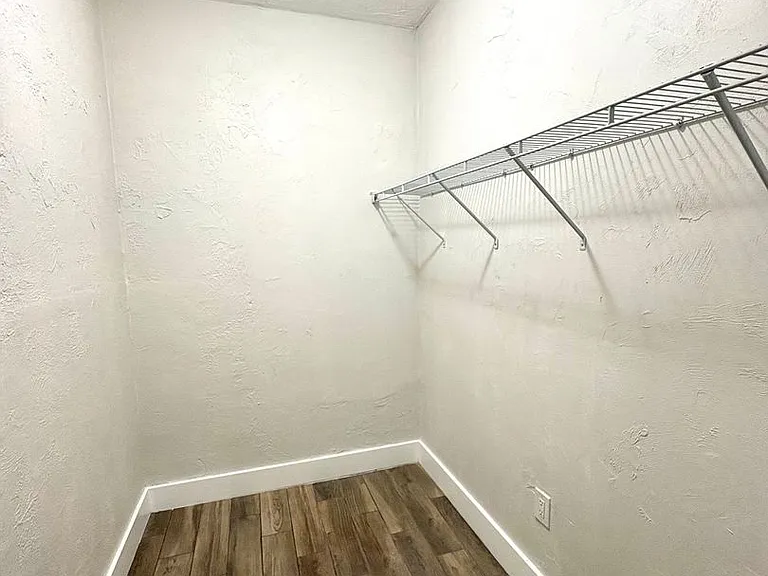 4106 W Arch St — Photo 17