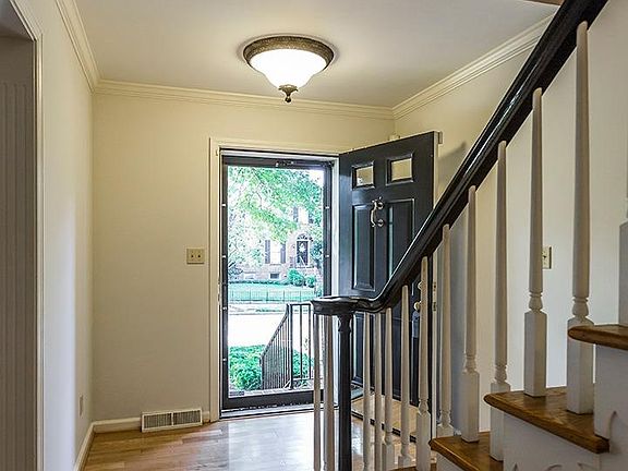 5th image of 316 Chippendale Cir