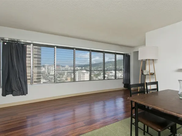 2525 Date St APT 1705, Honolulu, HI 96826