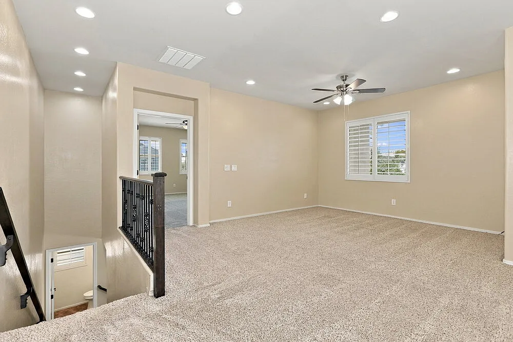 3 bed, 2.5 bath, 2105 sqft, $2,725 — Photo 4