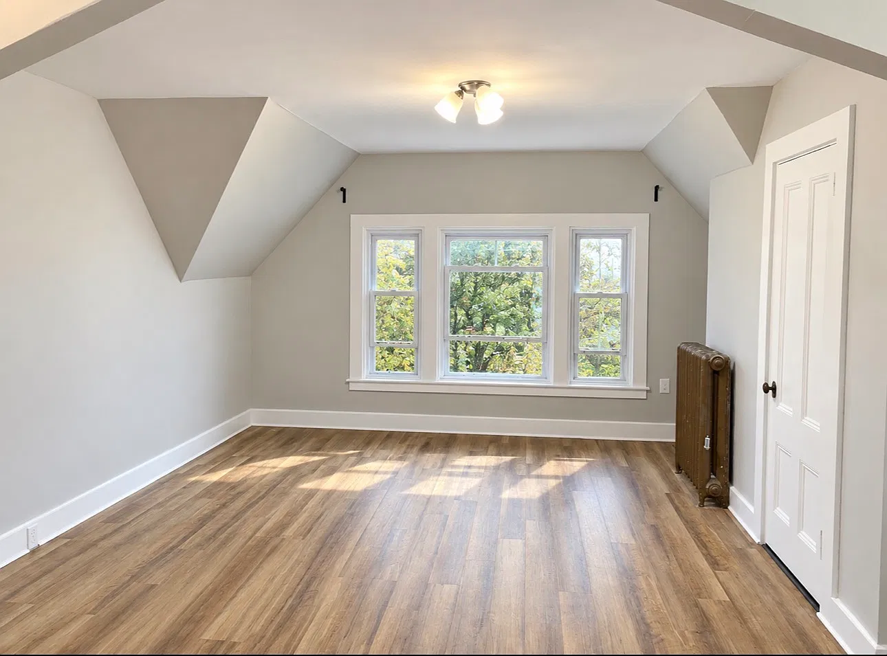 2 bed, 1000 sqft, $2,400 — Photo 3