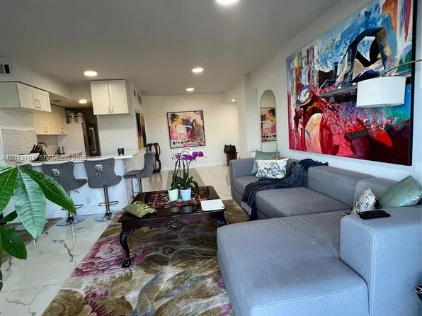 880 NE 69th St, Miami, FL