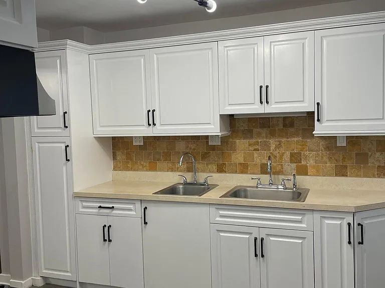 7 Castle Dr — Photo 4