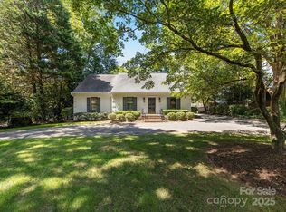 2118 Sharon Rd, Charlotte, NC 28207