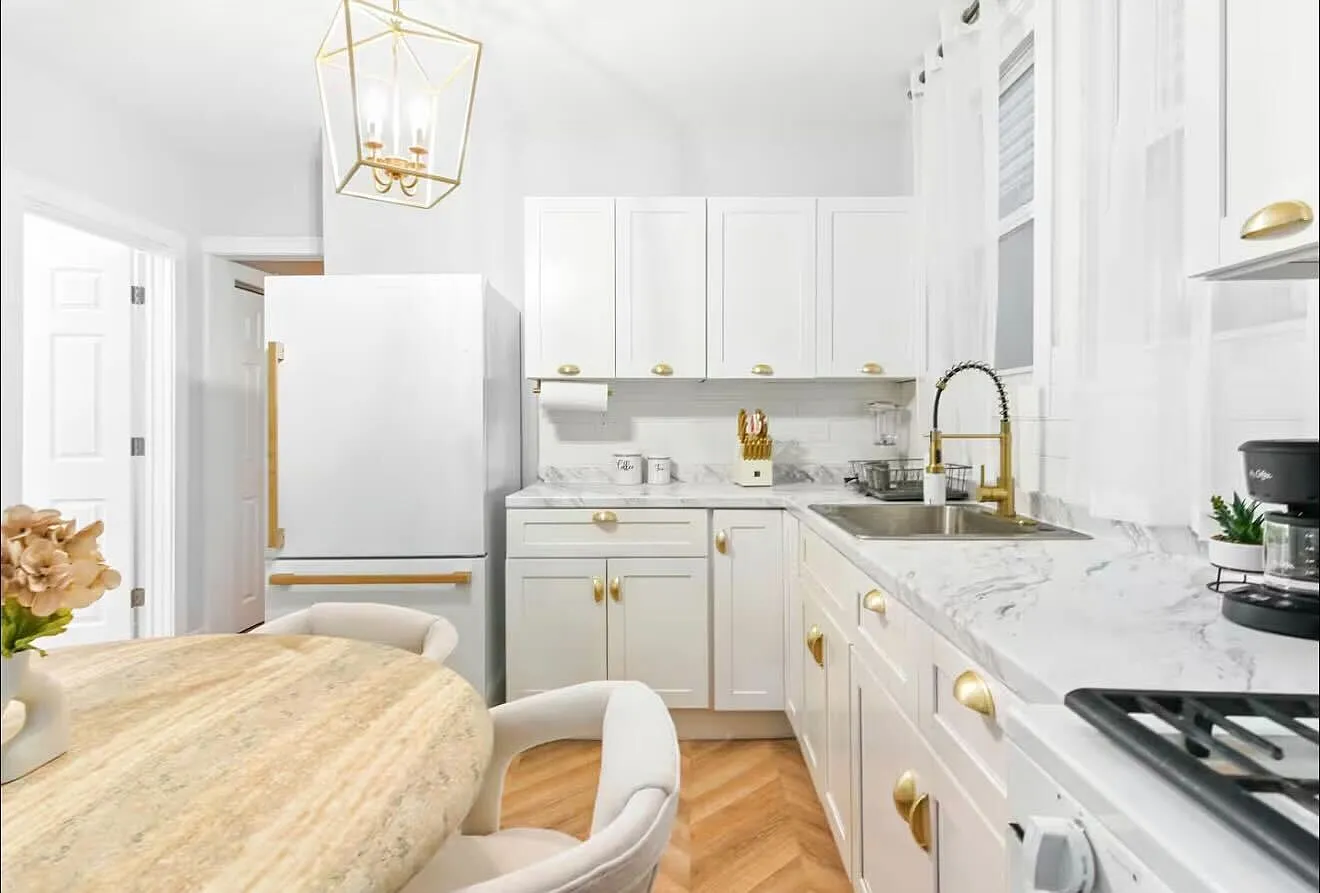 3 bed, $2,500 — Photo 1