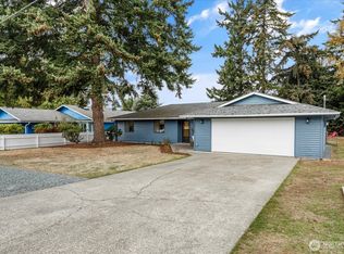 2712 Sun Vista Cir, Clinton, WA 98236