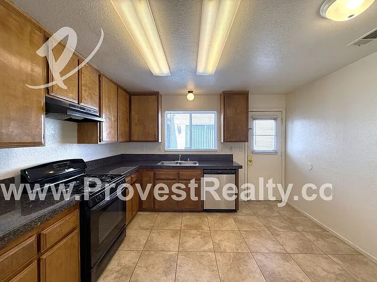 21777 Panoche Rd #4 — Photo 6