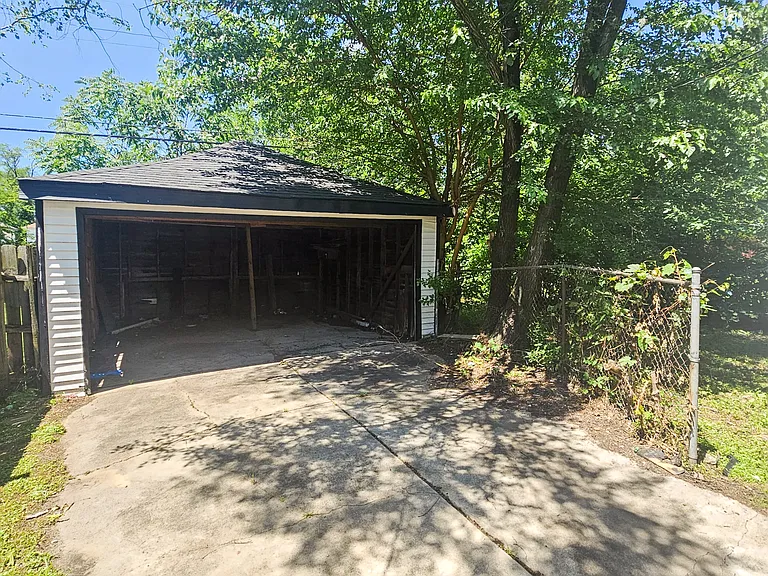 14575 Strathmoor St — Photo 23