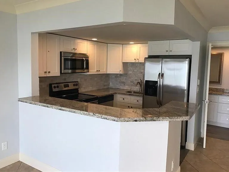 400 Wilma Cir #105 — Photo 4
