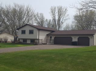 6040 Radium Cir NW, Ramsey, MN 55303